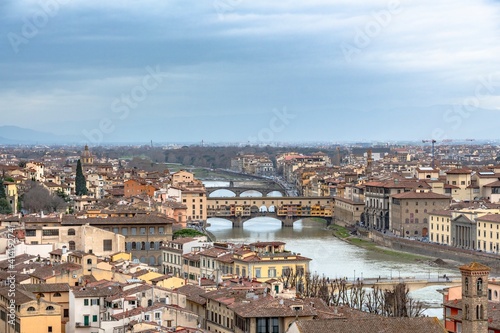Fototapeta Naklejka Na Ścianę i Meble -  Panoramic view of the Ponte Vecchio in Florence