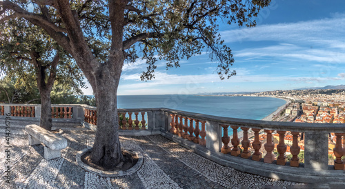 Fotografie Panorama depuis la colline du château de Nice sur la Baie des anges