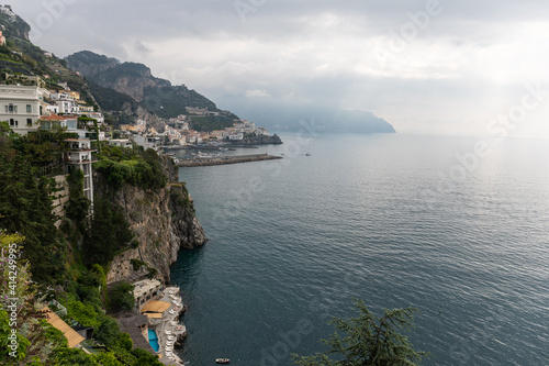 Fototapeta Naklejka Na Ścianę i Meble -  Rocky shore in world famous Amalfi coast. Campania, Italy.