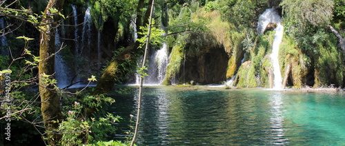 Fototapeta Naklejka Na Ścianę i Meble -  Cascata nel Parco Nazionale di Plitvice in Croazia