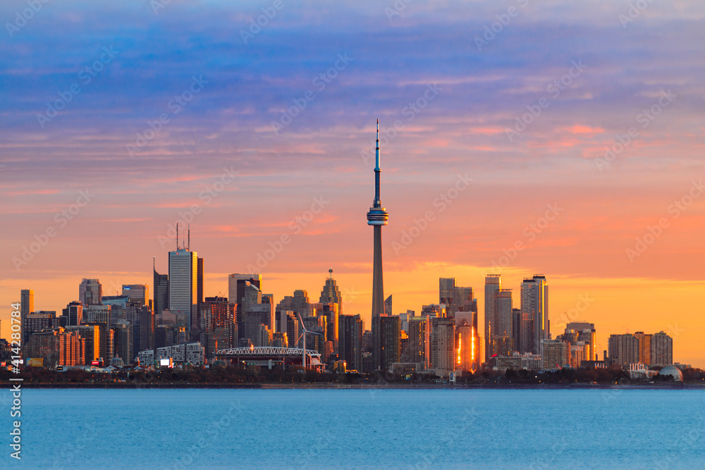 SUNRISE IN TORONTO CANADA FROM HUMBER BAY PARK