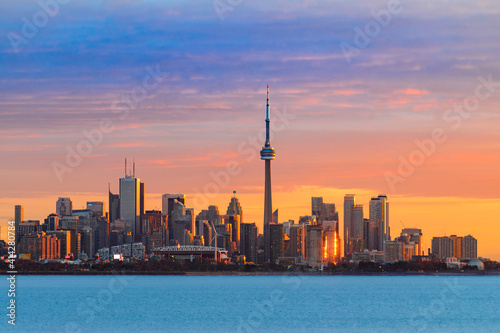 SUNRISE IN TORONTO CANADA FROM HUMBER BAY PARK