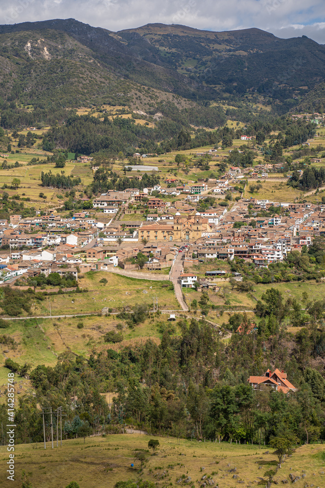 Vue sur le joli petit village de Monguí, Boyacá, Colombie 