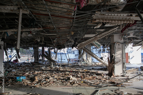 東日本大震災によって被害を受けた建物内部の写真 2011年12月10日撮影 岩手県