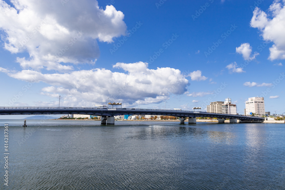 大橋川河口に架かる宍道湖大橋　島根県松江市