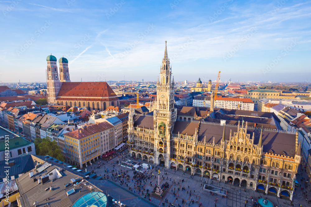 Obraz premium Marienplatz square and Munich city hall in Munich, Germany.