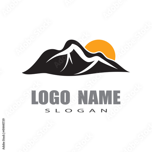 Mountain icon Logo Template Vector illustration design