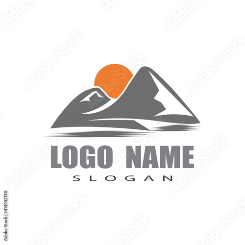 Mountain icon Logo Template Vector illustration design