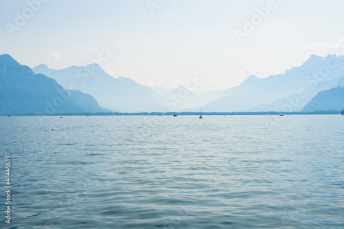 Fototapeta lac léman et les Alpes