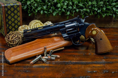 Cuadro en lienzo Revolver and Ammunition