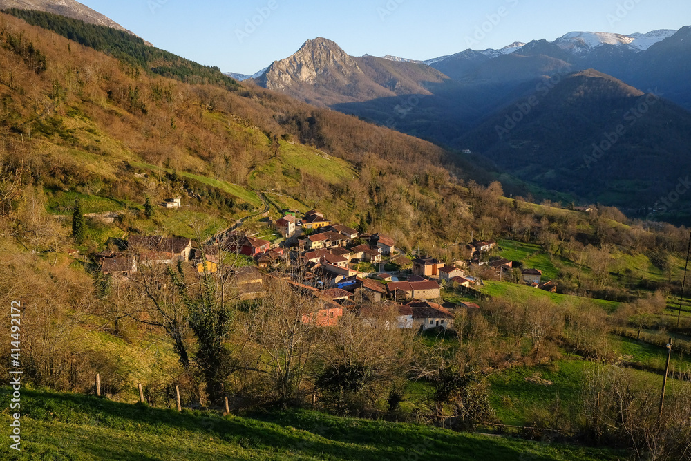 Carrea. Pueblo de Teverga (Asturias)  en el parque natural de Las Ubiñas-La Mesa.