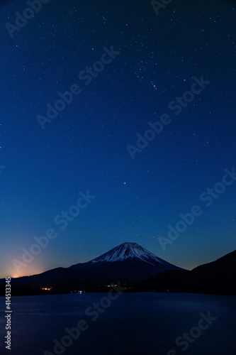 富士山の見える夜空