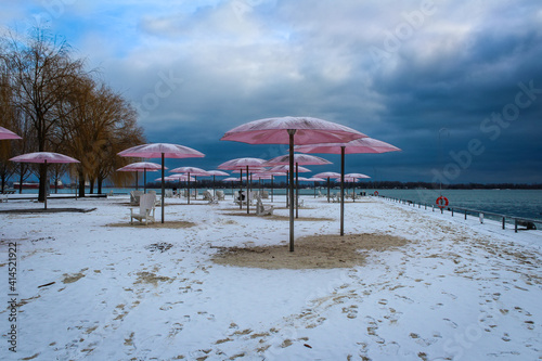 Canvas Print Toronto's Sugar Beach in winter, Canada
