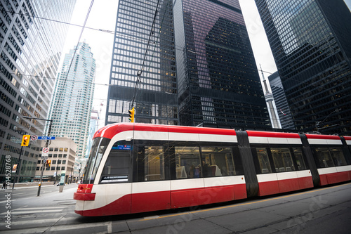 Obraz na płótnie Tram streetcar in Toronto, Ontario, Canada w salonie