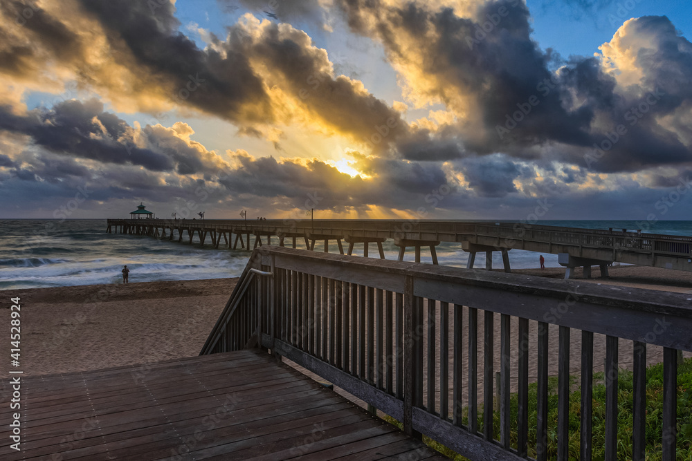 Obraz premium Sunrise at Deerfield Beach, Florida 