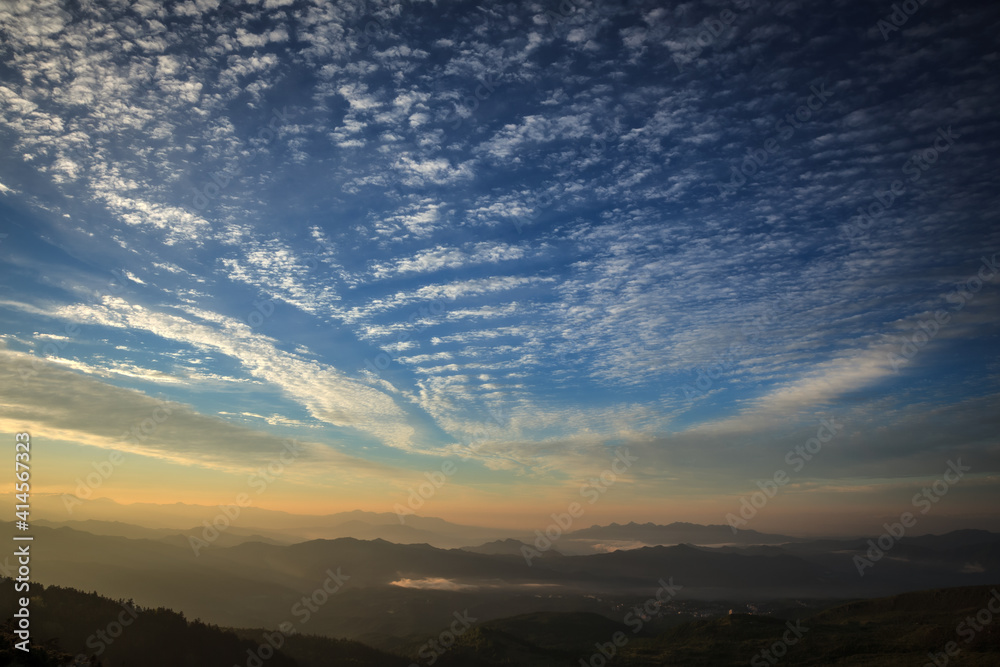 渋峠の朝雲