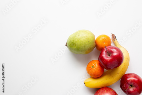 pear, apple, banan, and orange