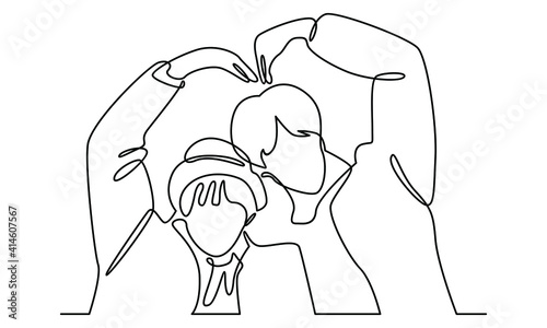 Continue line of couple in love
