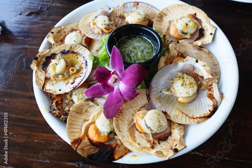 Garlic scallop is a young kid's dish, perfect for those who like garlic and black pepper