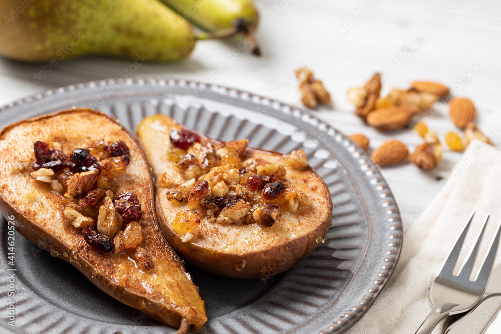 Sweet baked pears with honey Sweet baked pears with honey