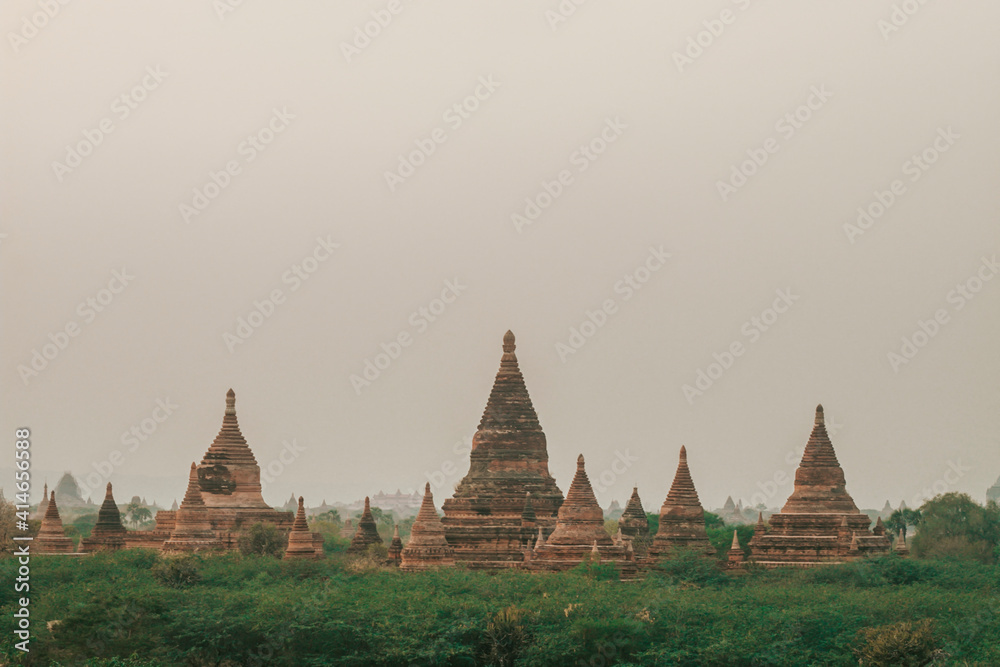 Φωτογραφία view of Pagodas and temples of Bagan, in Myanmar, formerly Burma, a world herita