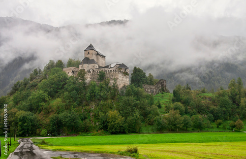 Obraz na płótnie Reifenstein Castle (Castel Tasso) is a castle in Freienfeld, near Sterzing, in South Tyrol, Italy. w salonie