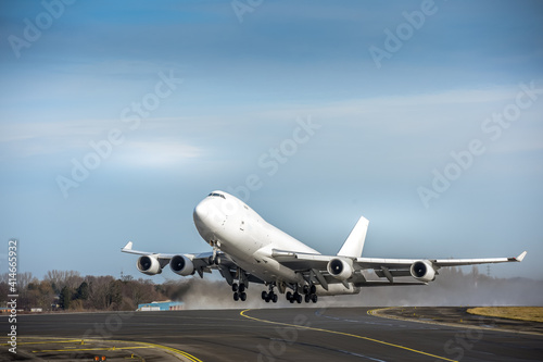avion cargo transport aerien aeroport fret 