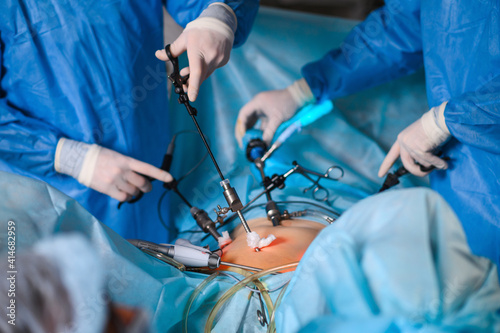Endoscopic surgery to remove the uterus