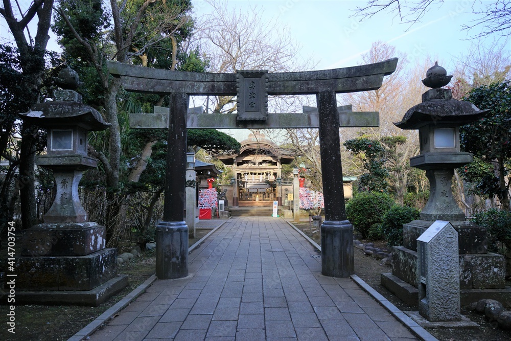 Red Torii gate at Enoshima Shrine (Hetsunomiya) in Kanagawa prefecture, Japan- 奥津宮 鳥居 江島神社 神奈川県 日本 Red Torii gate at Enoshima Shrine (Hetsunomiya) in Kanagawa prefecture, Japan- 奥津宮 鳥居 江島神社 神奈川県 日本