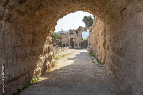 Cuadro en lienzo Jerash
Jerash today is home to one of the best preserved Greco-Roman cities, which earned it the nickname of Pompeii of the East