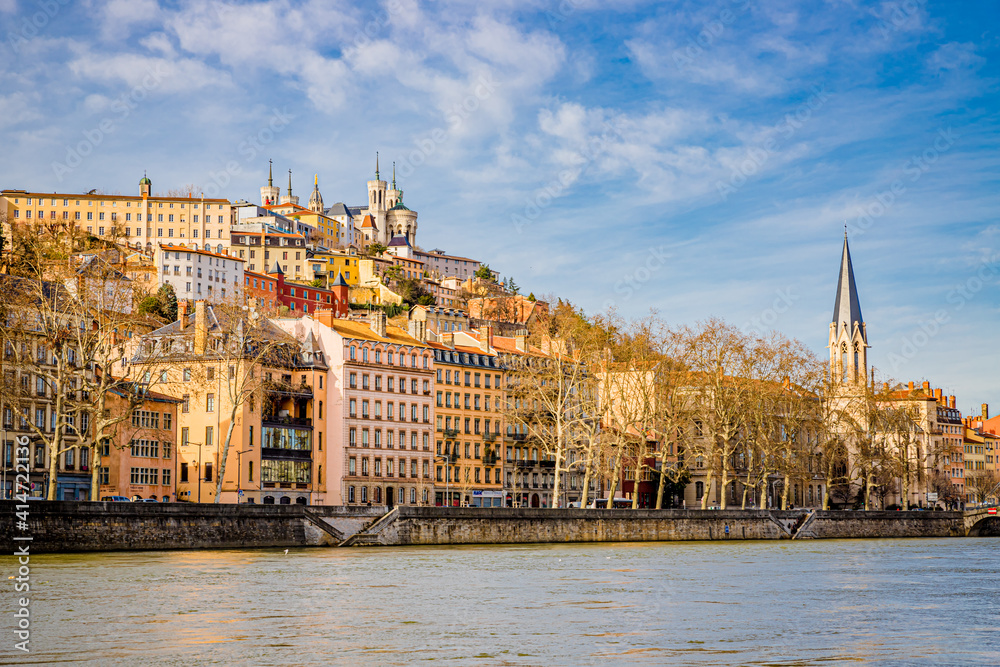 Obraz premium Quais de Saône à Lyon Saint Georges