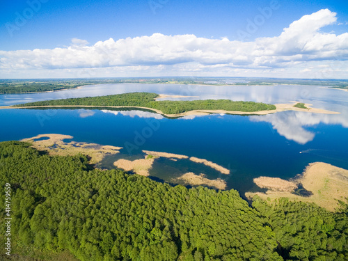 Obrazy Jezioro Mamry  zachwycajacy-krajobraz-blekitnego-jeziora-mamry