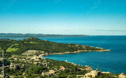 Bellissima spiaggia selvaggia con le sue dune dorate, Sardegna.