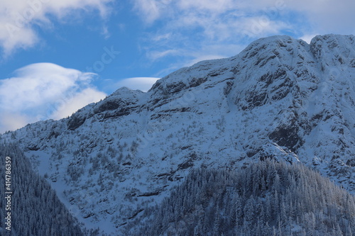 Fototapeta Naklejka Na Ścianę i Meble -  Tatry zimą, góry zimą, ośnieżone szczyty