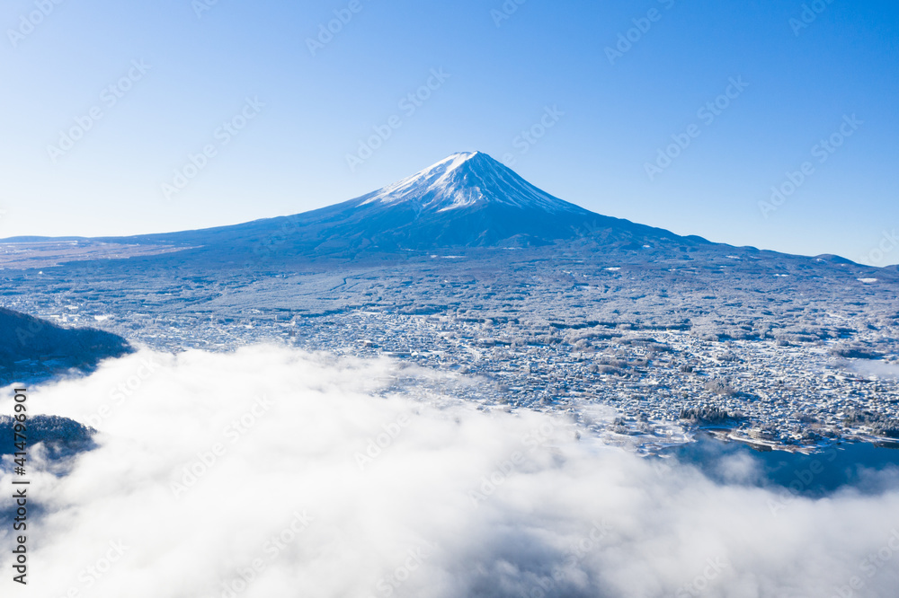 富士山　河口湖　雪景色　冬富士