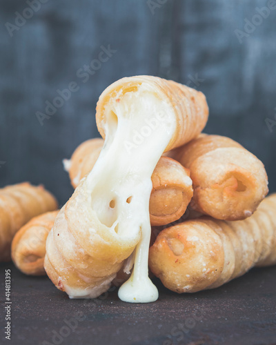 comida tradicional venezolana tequeños rellenos de queso