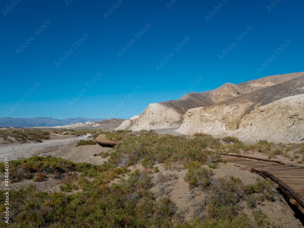 Fototapeta premium Salt Creek boardwalk trial in Death Valley National Park.