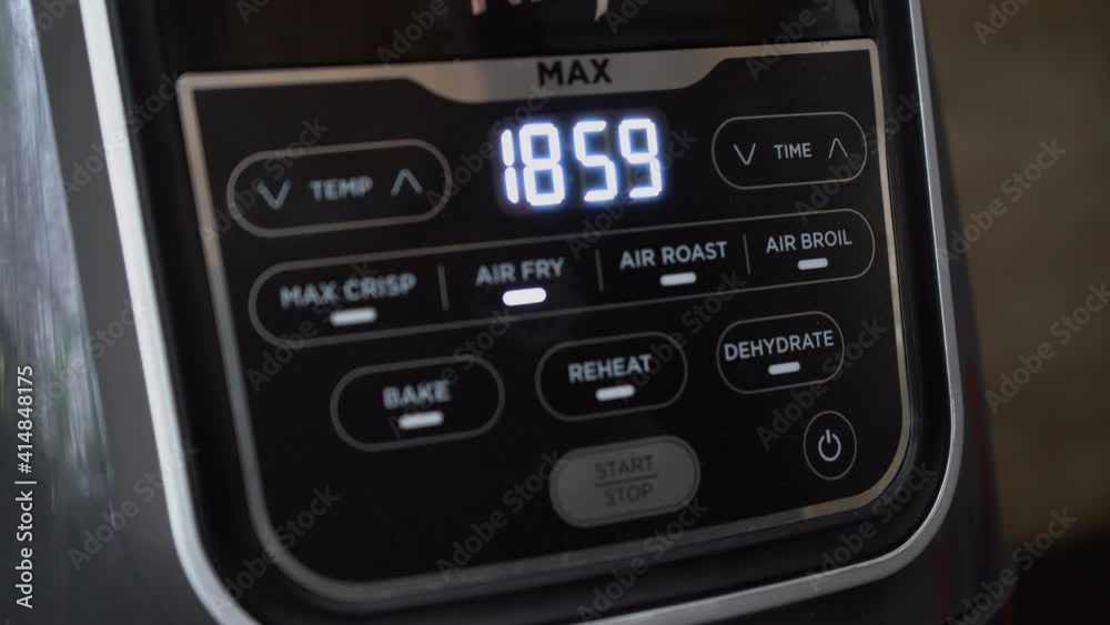 Setting time and turning on food dehydrator air fryer - 4K Setting time and turning on food dehydrator air fryer - 4K