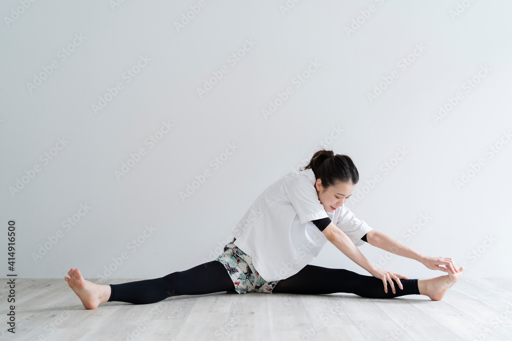 Fototapeta premium スポーツウェアの女性