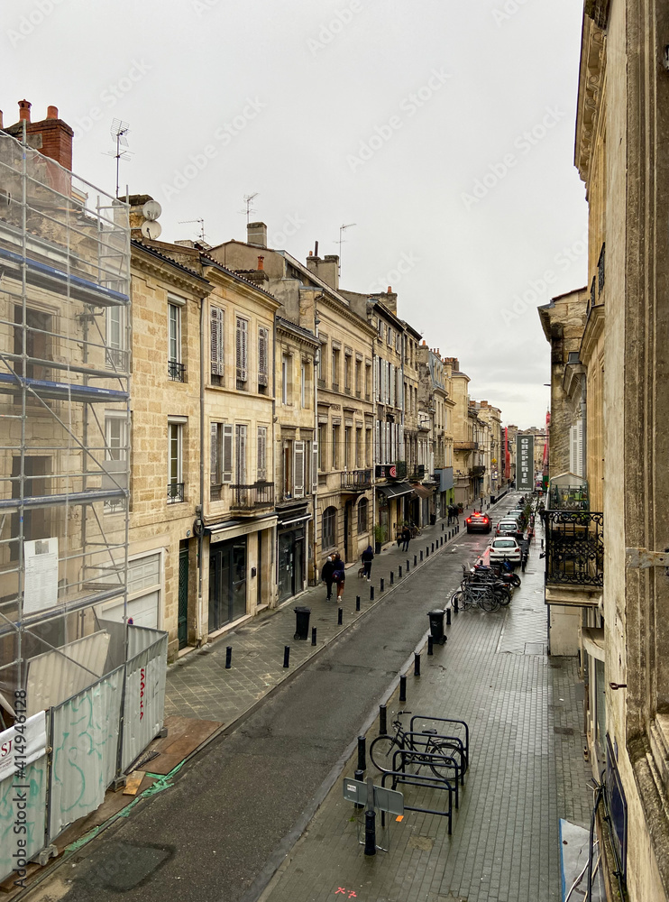 Rue par temps nuageux à de Bordeaux, Gironde