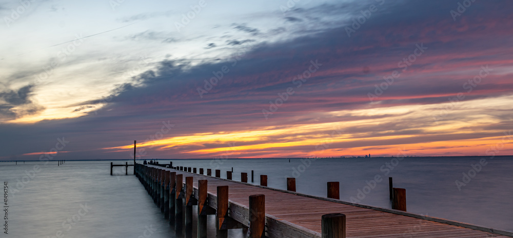 Fototapeta premium A cool sunset view at Fairhope, Alabama