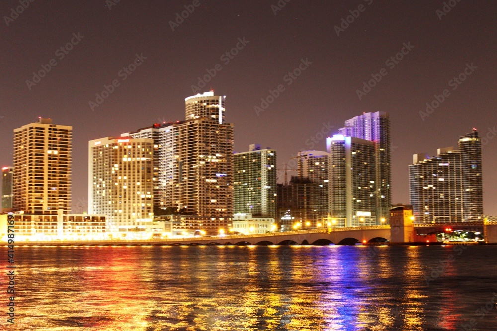 Obraz premium country skyline at night
