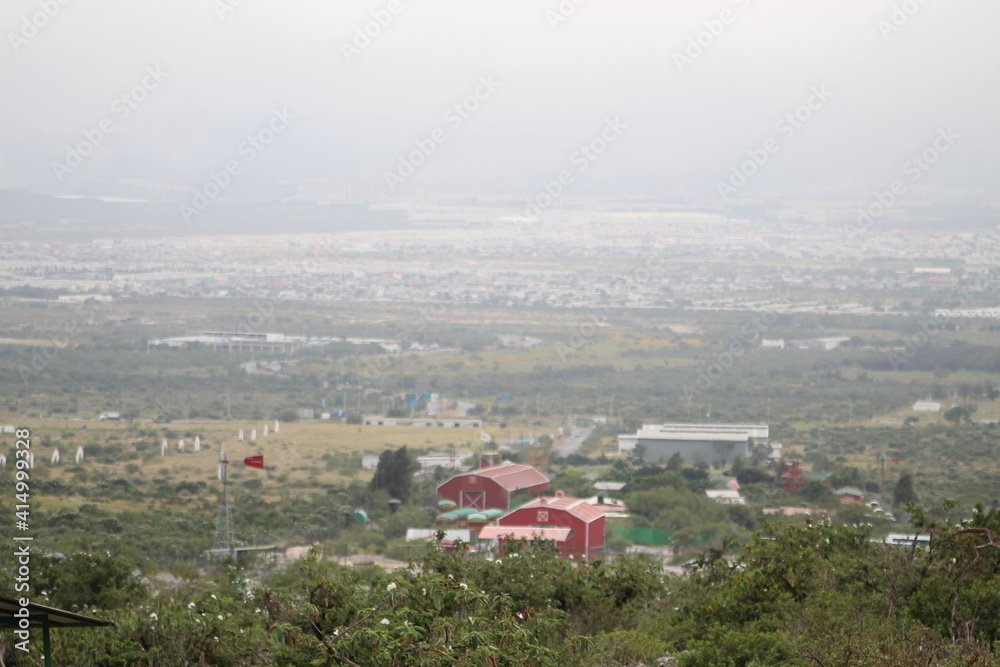Fototapeta premium Ciudad en la montaña