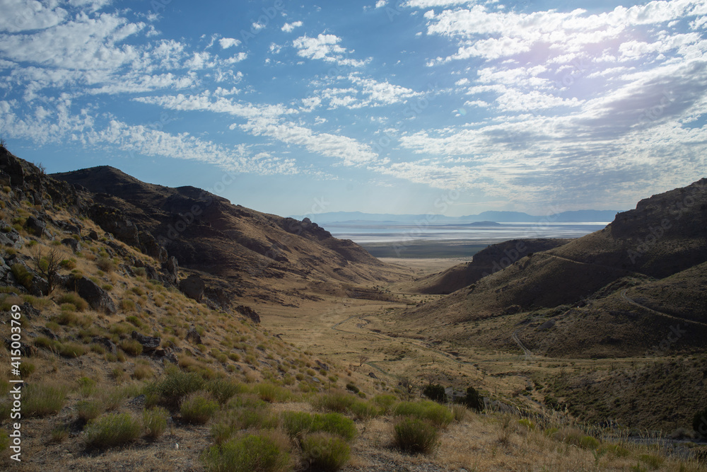 Fototapeta premium West Desert looking into the Salt Lake