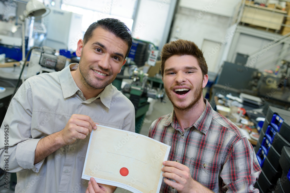 Obraz premium presentation of the diploma certificate