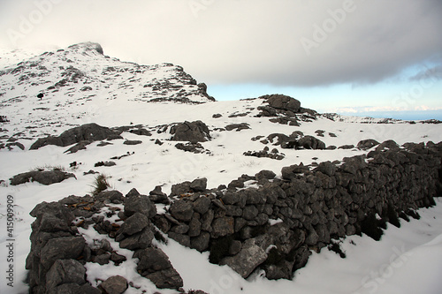 Nieve en la Serra de Tramuntana, Patrimonio de la Humanidad de la UNESCO (Mallorca) photo