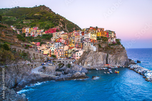 Fototapeta Naklejka Na Ścianę i Meble -  Picturesque coastal village of Manarola, Cinque Terre, Italy. 