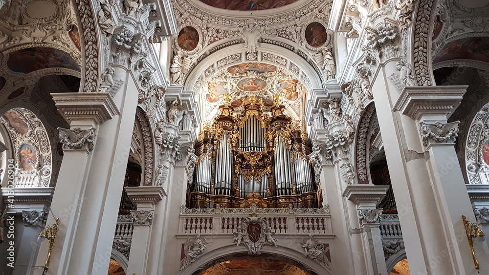 Magnificent baroque organ in St. Stephen's Cathedral, largest cathedral organ in the world in Passau, Germany - obrazy, fototapety, plakaty 
