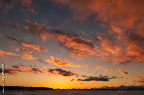 red sunset sky © Josi Ribeiro