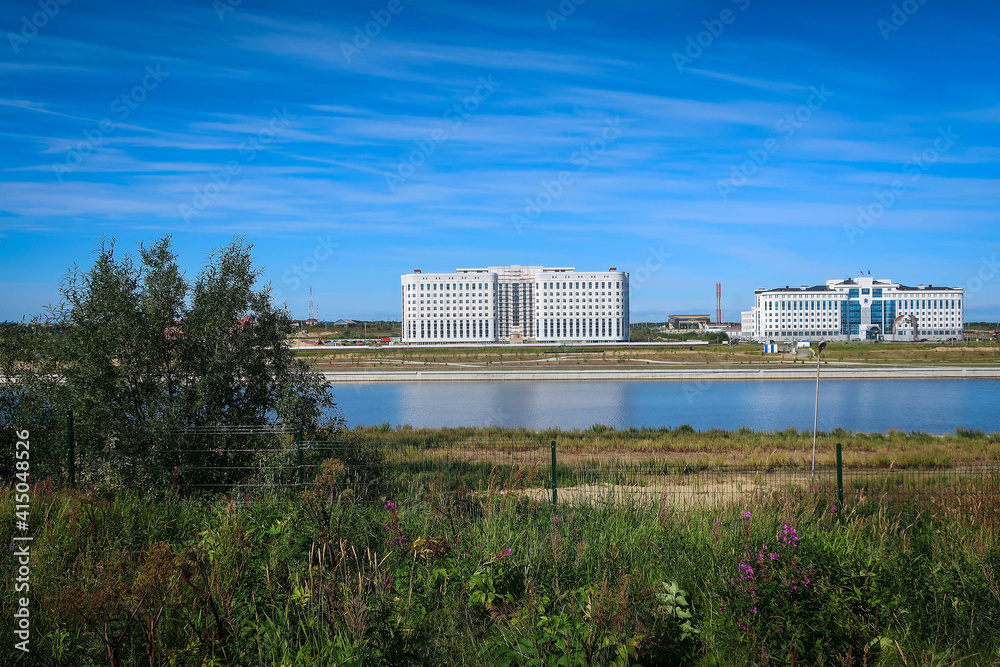 Φωτογραφία Government building of Yamalo-Nenets Autonomous Region view by summer, Salekhard